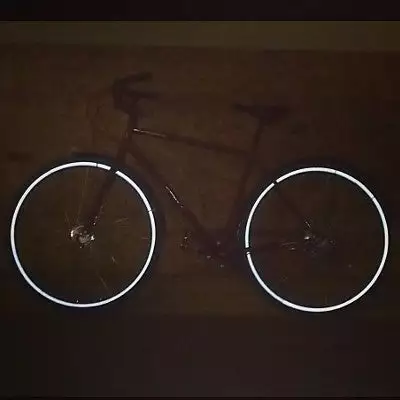 Ebon Bande Réfléchissante Autocollante Sur Jante Roue De Vélo 5 Ebon Bande Réfléchissante Autocollante Sur Jante Roue De Vélo – Image 3