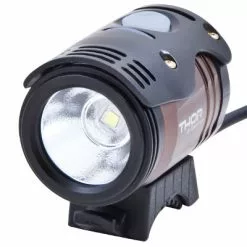 Eclairage Vélo Avant à LED Spanninga Thor 1100 Lumens -Promos REMORQUES VÉLO Magasin eclairage velo avant a led spanninga thor 1100 lumens full 2