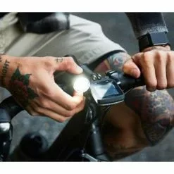 Feu Vélo Avant 450 Lumens PWR RIDER Avec Batterie Externe Knog -Promos REMORQUES VÉLO Magasin feu velo avant 450 lumens pwr rider avec batterie externe knog full 3