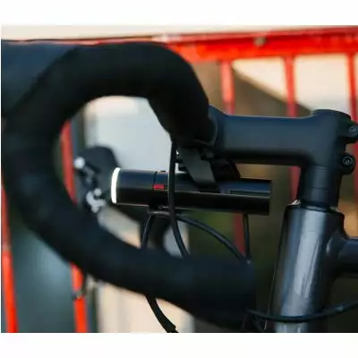 Feu Vélo Avant 700 Lumens PWR ROAD Avec Batterie Externe Knog 6 Feu Vélo Avant 700 Lumens PWR ROAD Avec Batterie Externe Knog – Image 4