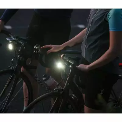 Feu Vélo Avant 700 Lumens PWR ROAD Avec Batterie Externe Knog 8 Feu Vélo Avant 700 Lumens PWR ROAD Avec Batterie Externe Knog – Image 6