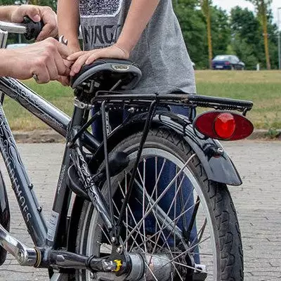 Feu Vélo Sans Piles Reelight Nova Sur Porte-bagages Arrière 4 Feu Vélo Sans Piles Reelight Nova Sur Porte-bagages Arrière – Image 2