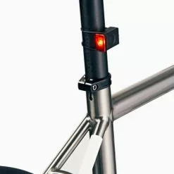 Lampe Vélo LED Arrière Block Bookman 18 Lumens -Promos REMORQUES VÉLO Magasin lampe velo led arriere block bookman 18 lumens full 4